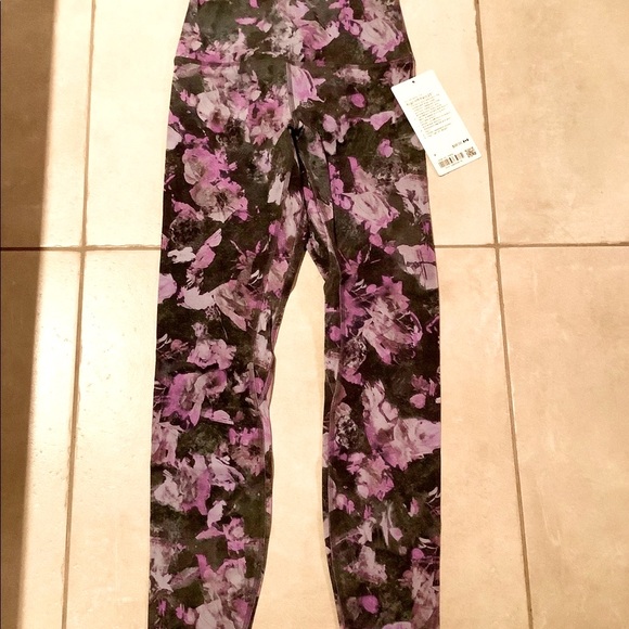 Lululemon Align Leggings SZ 4 Floral NWT! 😍 - Picture 3 of 4